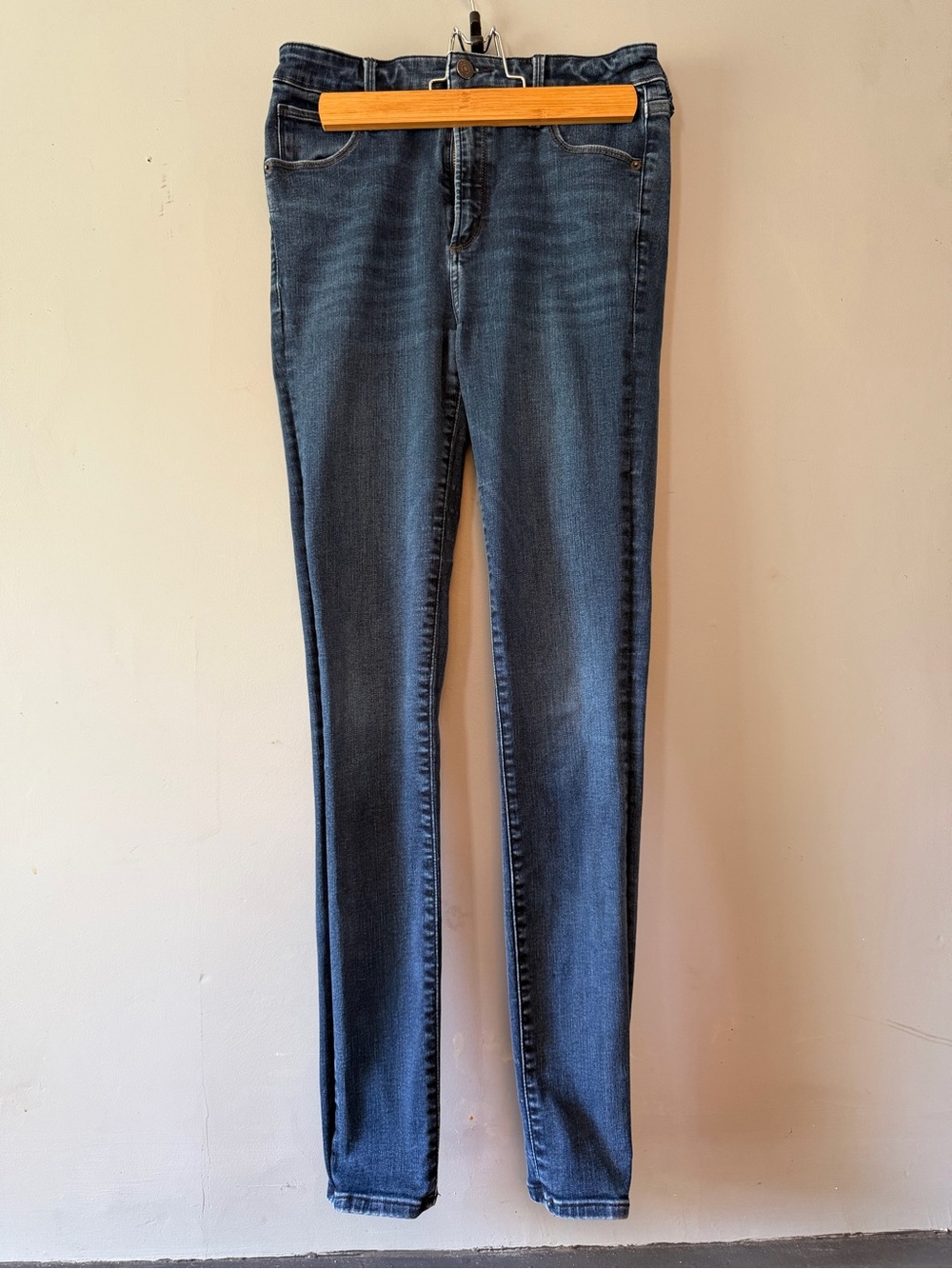 Abercrombie & Fitch Women's Dark Indigo Skinny Jeans - Picture 2 of 5